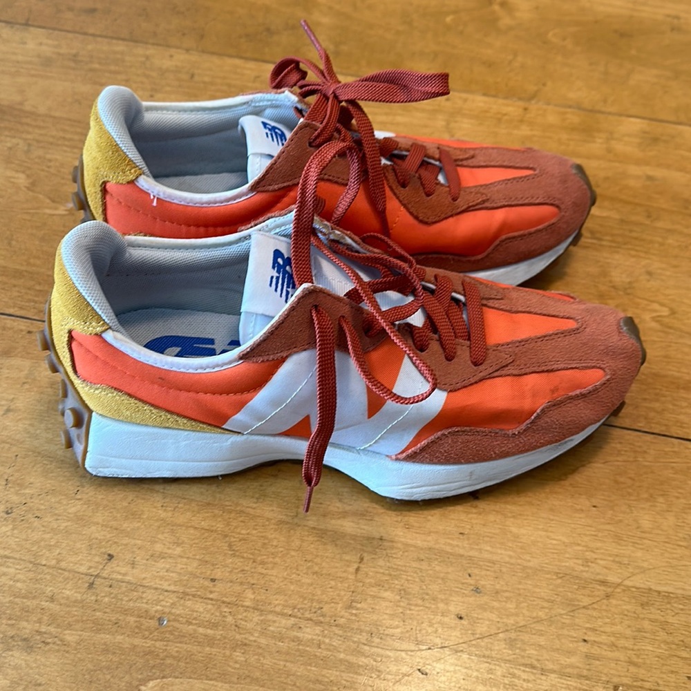 Excellent condition vintage new balance men’s shoesSz 8.